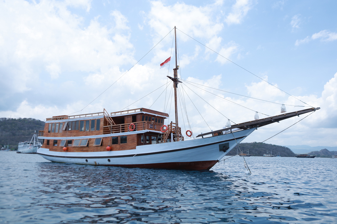  Open Trip 3D2N by Aimar Always Deluxe Phinisi - Komodo Sharing Tours