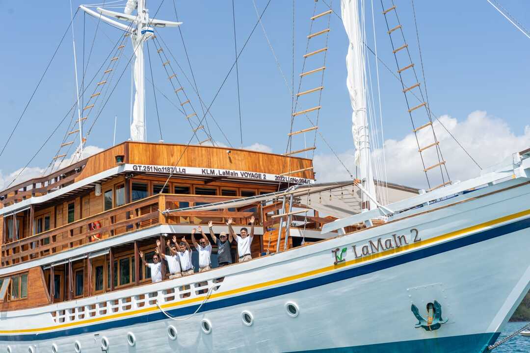 Private trip by Ardea Deluxe Phinisi - Komodo Boat Charter