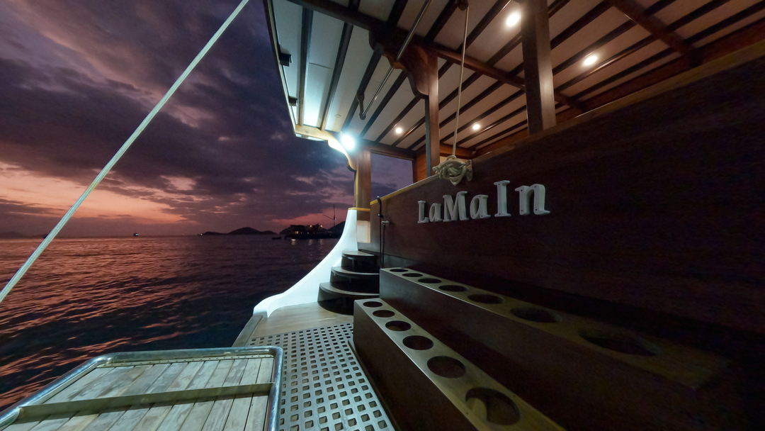 Private Trip by LaMaIn Voyage 2 Luxury Phinisi - Komodo Boat Charter