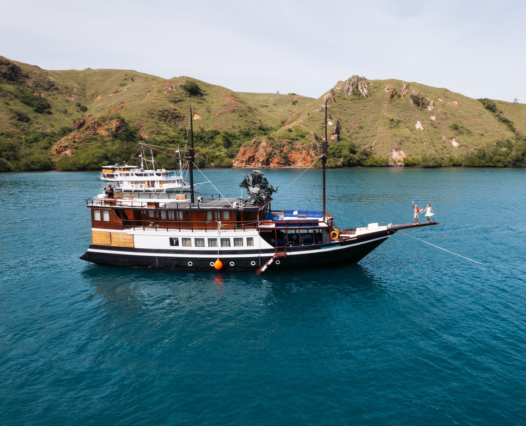Private Trip by Kanha Loka Luxury Phinisi - Komodo Boat Charter
