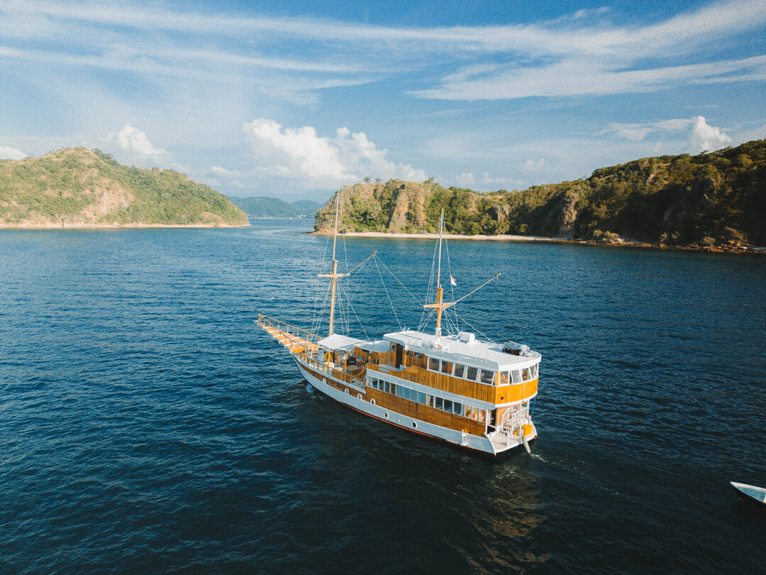 Private Trip by NK Jaya 1 Deluxe Phinisi - Komodo Boat Charter