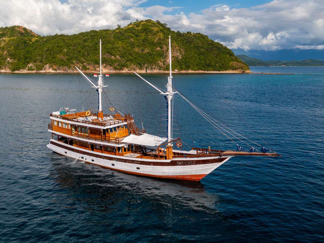 Open Trip 3D2N by Refviero Luxury Phinisi  - Komodo Sharing Tours